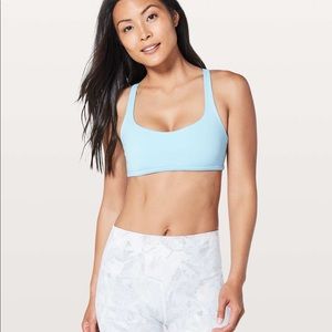 Lululemon blue glow free to be bra size 2